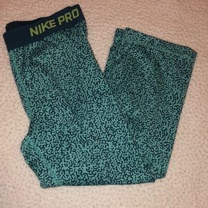 Nike pro capri